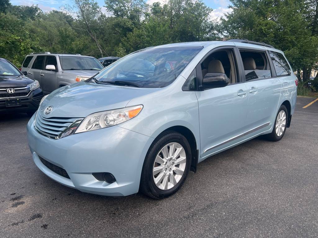 2015 Toyota Sienna LE — Minivan — 111,522 mi — North Reading, MA