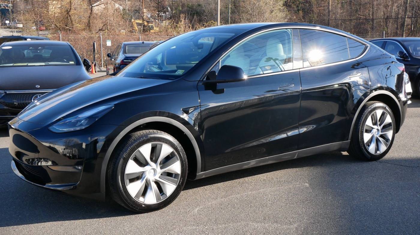 2023 Tesla Model Y Long Range — SUV — 25,466 mi — Alexandria, VA