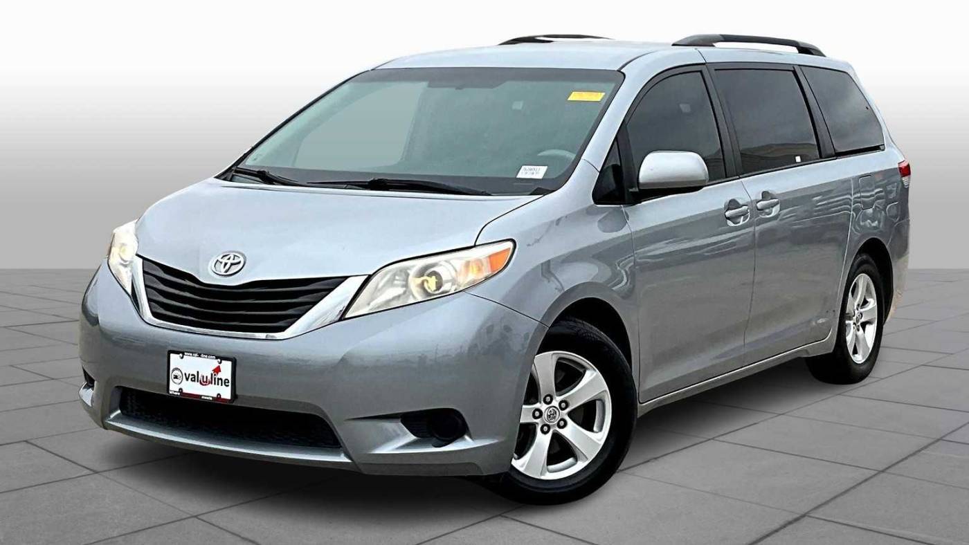 2013 Toyota Sienna LE — Minivan — 112,121 mi — Houston, TX