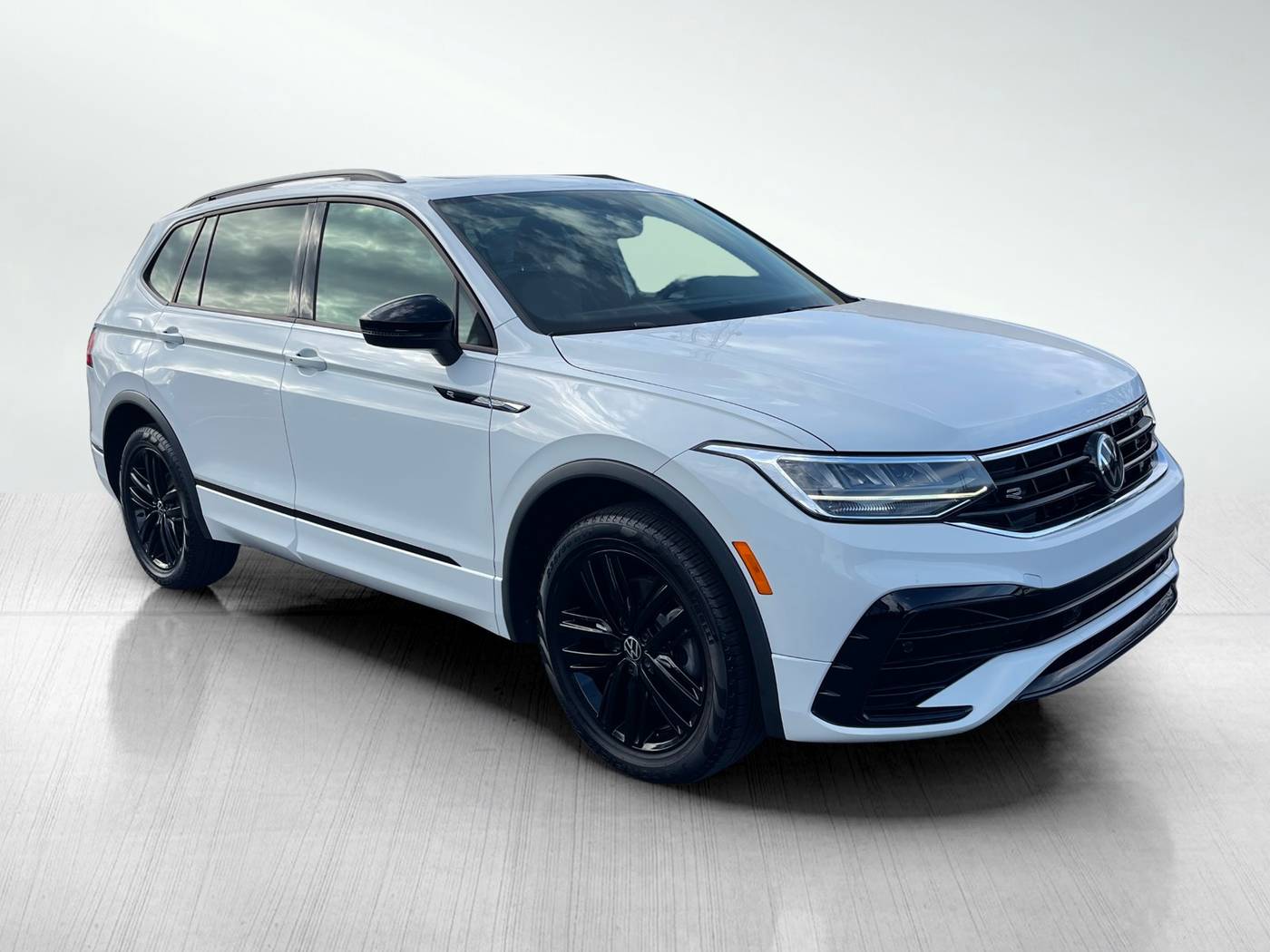 2022 Volkswagen Tiguan SE R-Line Black — SUV — 31,234 mi — Annapolis, MD