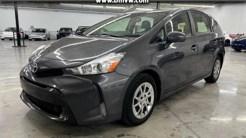 2015 Toyota Prius v Three