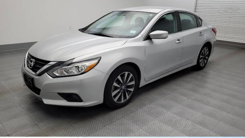2017 Nissan Altima 2.5 SV — Sedan — 99,655 mi — Glendale, AZ