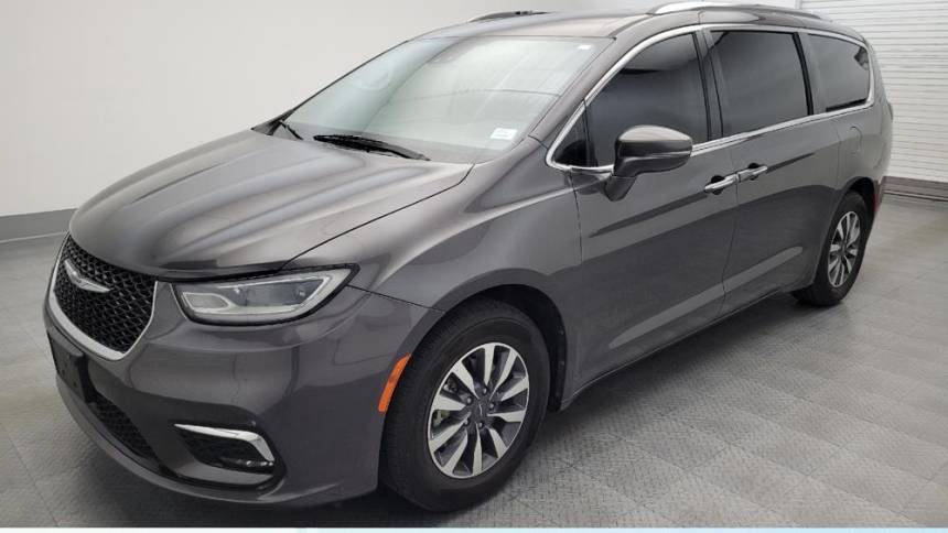 2021 Chrysler Pacifica Touring L — Minivan — 104,695 mi — Glendale, AZ