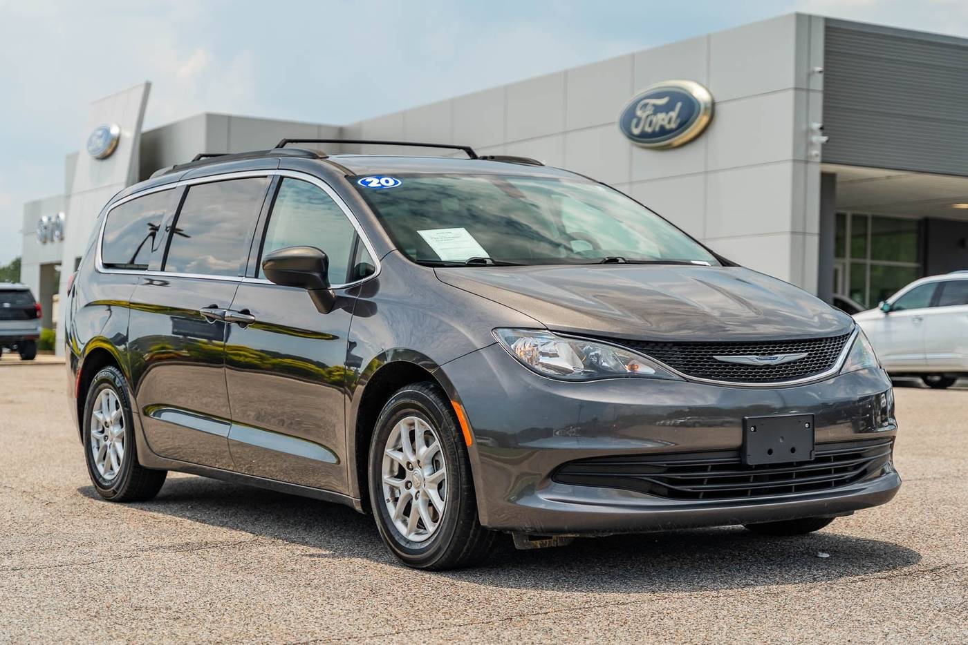 2020 Chrysler Voyager LXI — Minivan — 107,612 mi — Graniteville, SC
