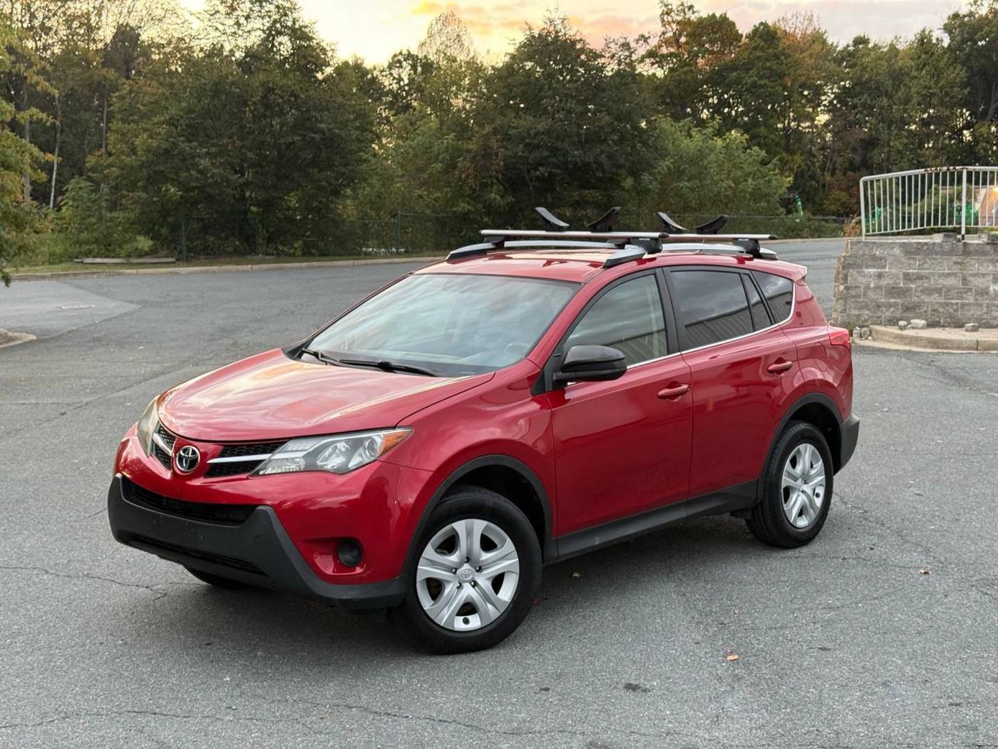 2014 Toyota RAV4 LE — SUV — 122,384 mi — Gaithersburg, MD