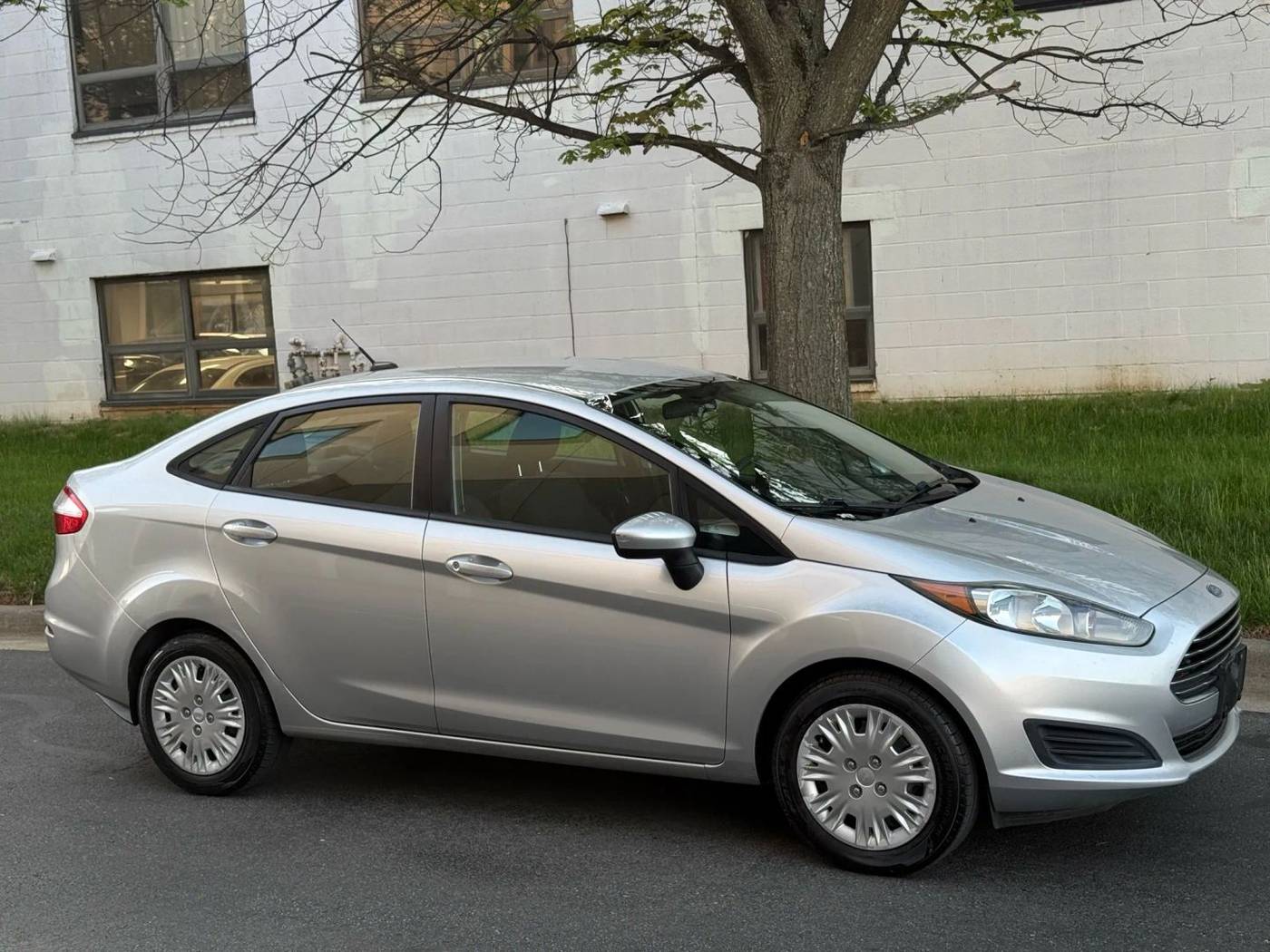 2015 Ford Fiesta S — Sedan — 91,378 mi — Gaithersburg, MD