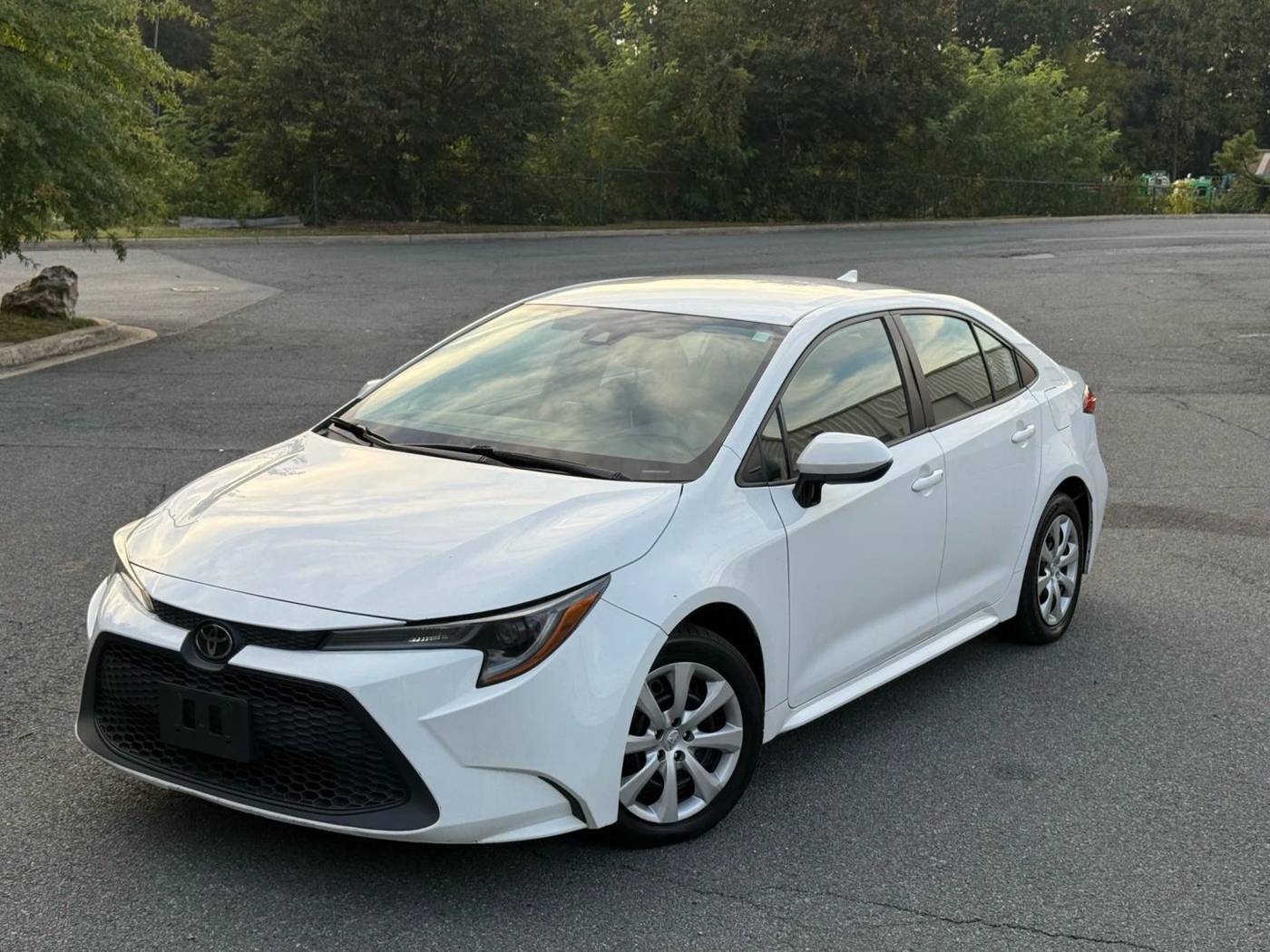 2020 Toyota Corolla LE — Sedan — 94,319 mi — Gaithersburg, MD