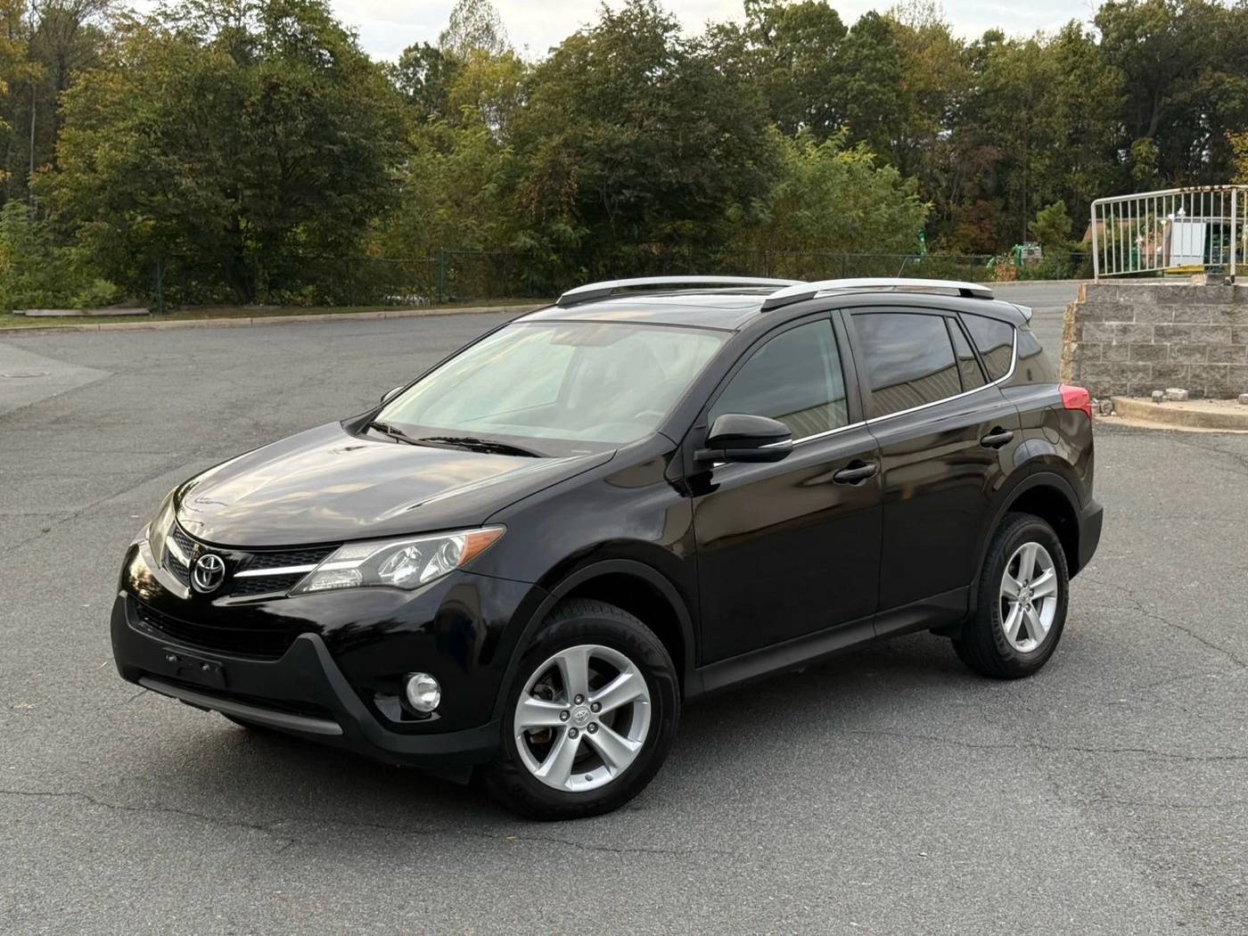 2014 Toyota RAV4 XLE — SUV — 143,710 mi — Gaithersburg, MD