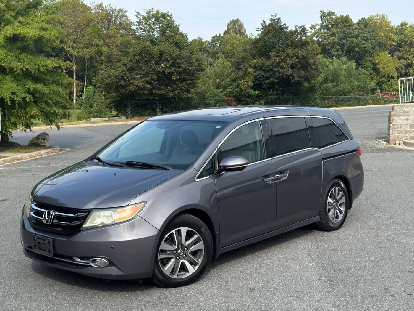 2014 Honda Odyssey Touring Elite — Minivan — 137,222 mi — Gaithersburg, MD