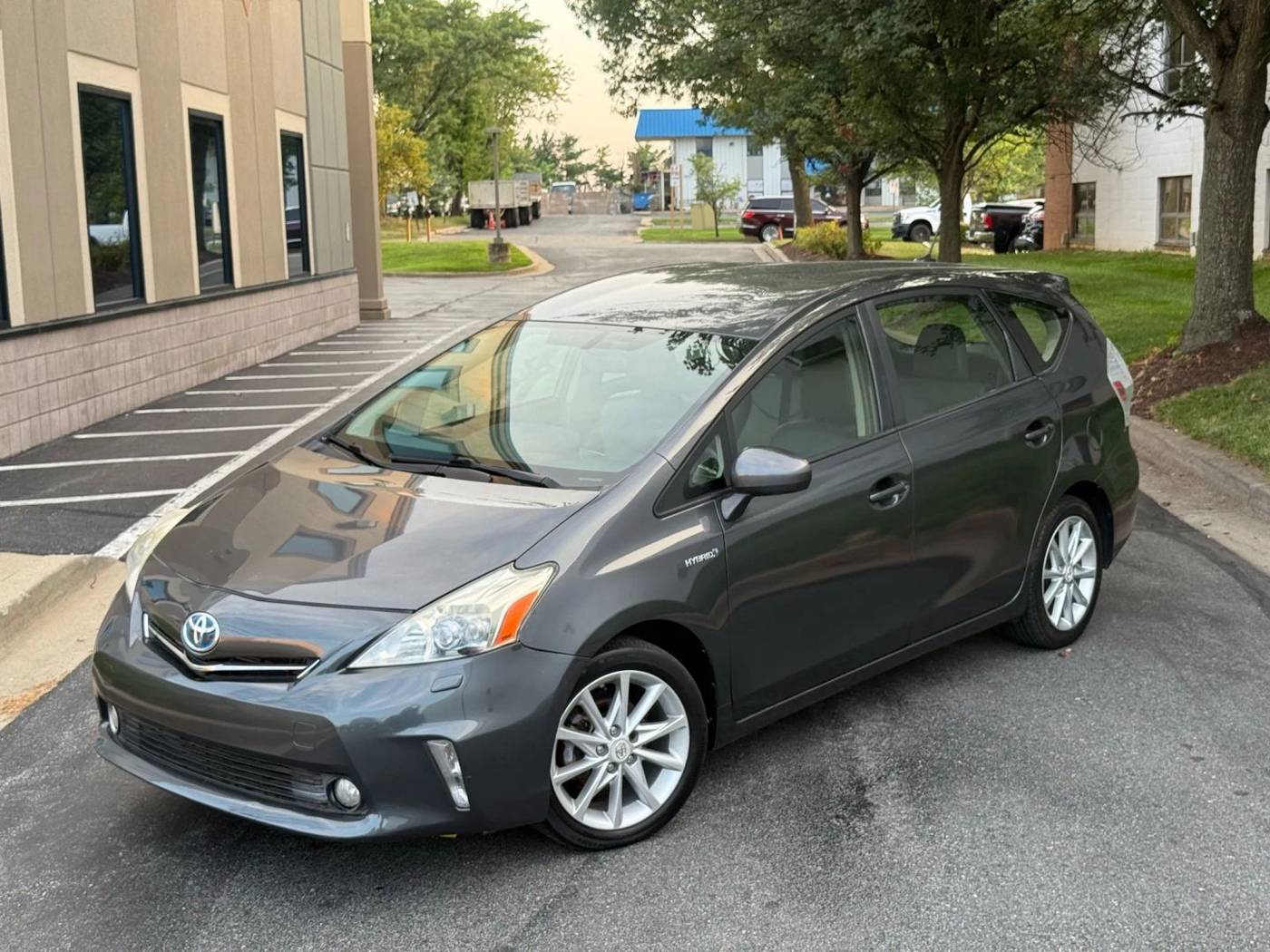 2013 Toyota Prius v Five — Wagon — 157,913 mi — Gaithersburg, MD