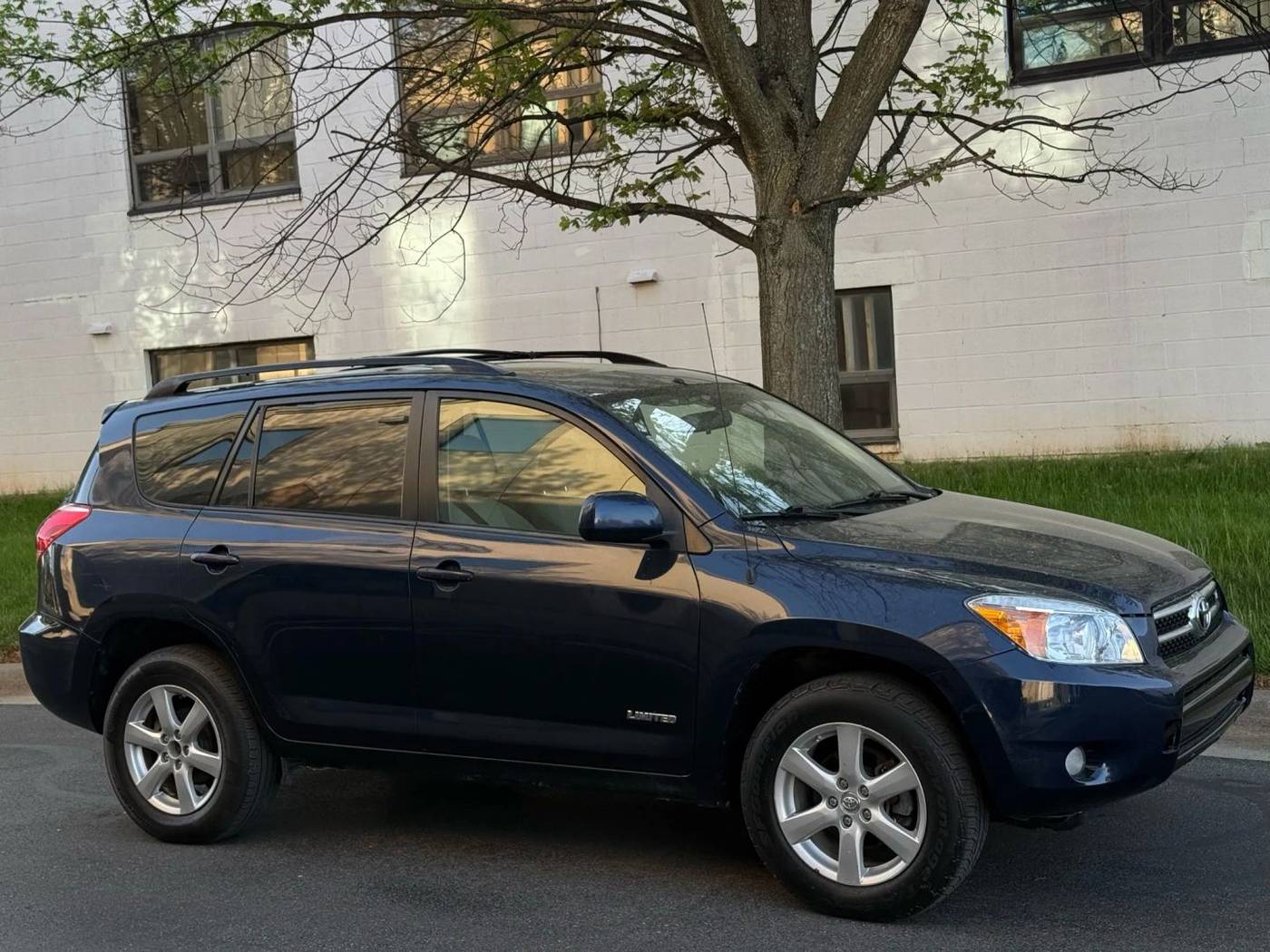 2007 Toyota RAV4 Limited V6 — SUV — 203,967 mi — Gaithersburg, MD