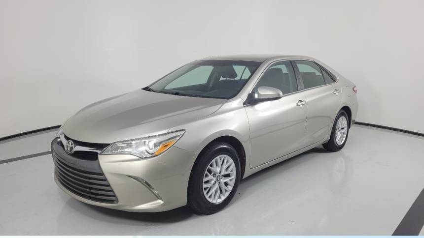 2016 Toyota Camry LE — Sedan — 73,434 mi — Knoxville, TN