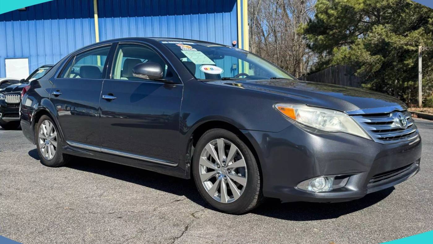 2011 Toyota Avalon Limited — Sedan — 63,394 mi — Ellenwood, GA