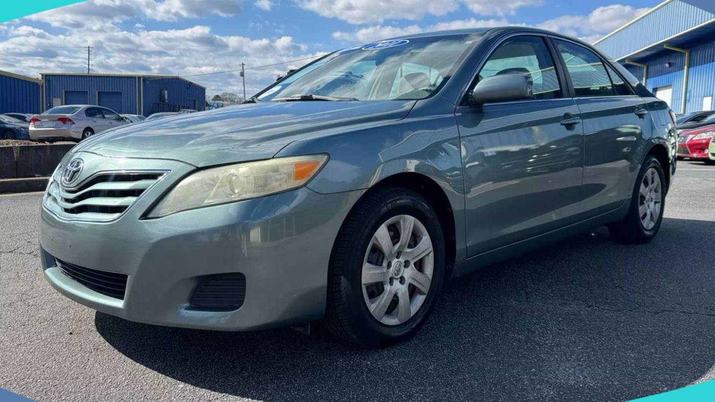 2011 Toyota Camry LE — Sedan — 41,739 mi — Ellenwood, GA