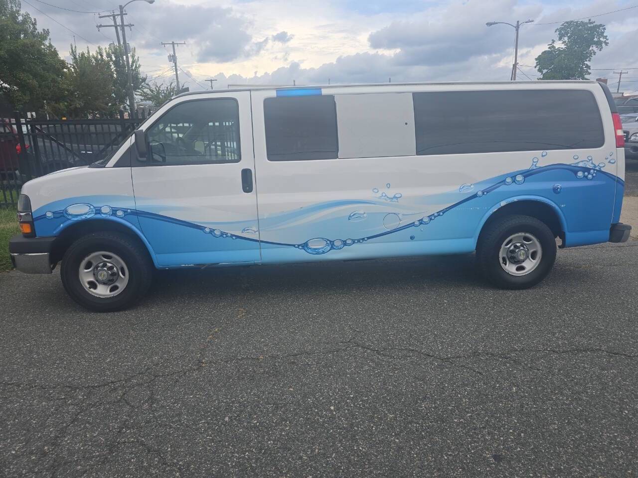 2016 Chevrolet Express Passenger LT — Passenger Van — 217,179 mi — Fredricksburg, VA