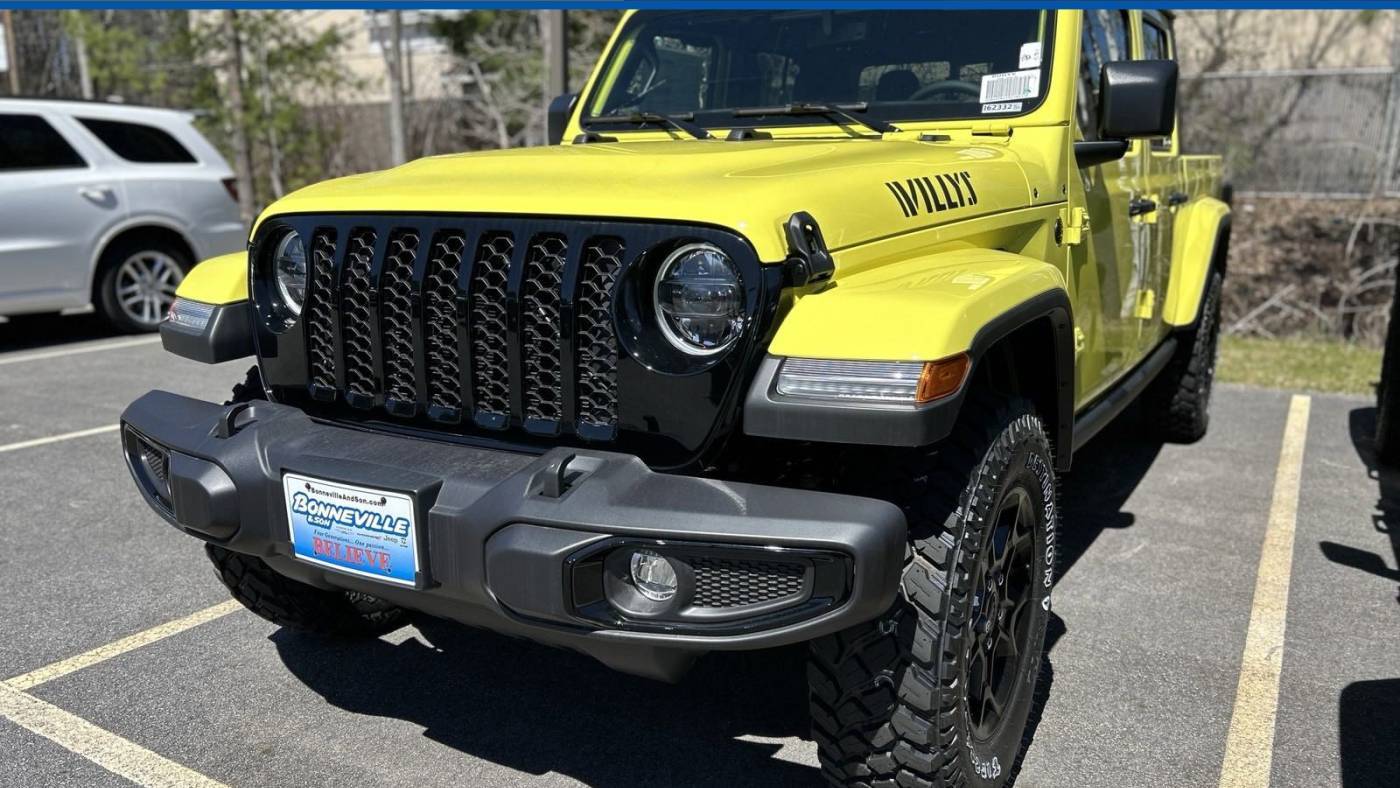 2023 Jeep Gladiator Willys — Pickup Truck — 31 mi — Manchester, NH