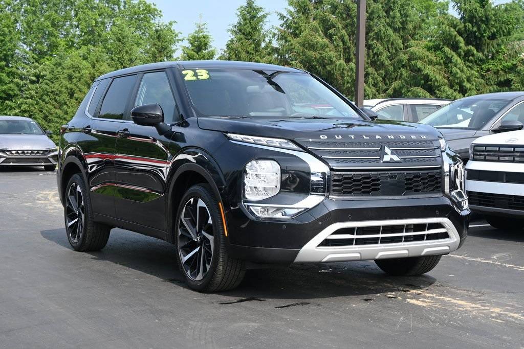 2023 Mitsubishi Outlander SE — SUV — 19,424 mi — Boardman, OH