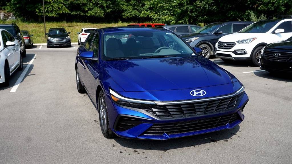 2024 Hyundai Elantra SEL — Sedan — 5,235 mi — Boardman, OH