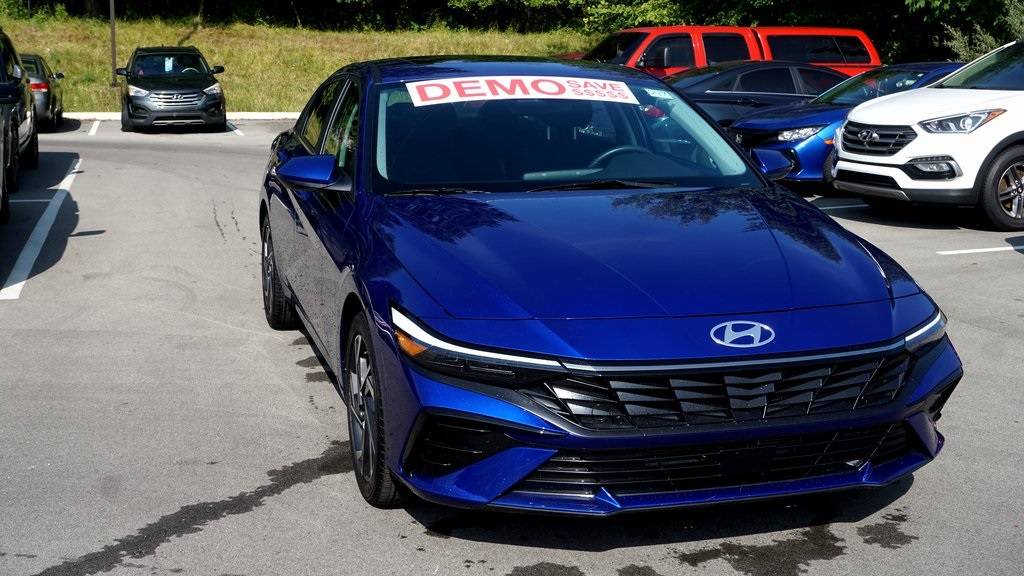 2024 Hyundai Elantra SEL — Sedan — 5,604 mi — Boardman, OH