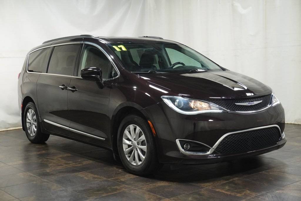 2017 Chrysler Pacifica Touring L — Minivan — 72,027 mi — Boardman, OH