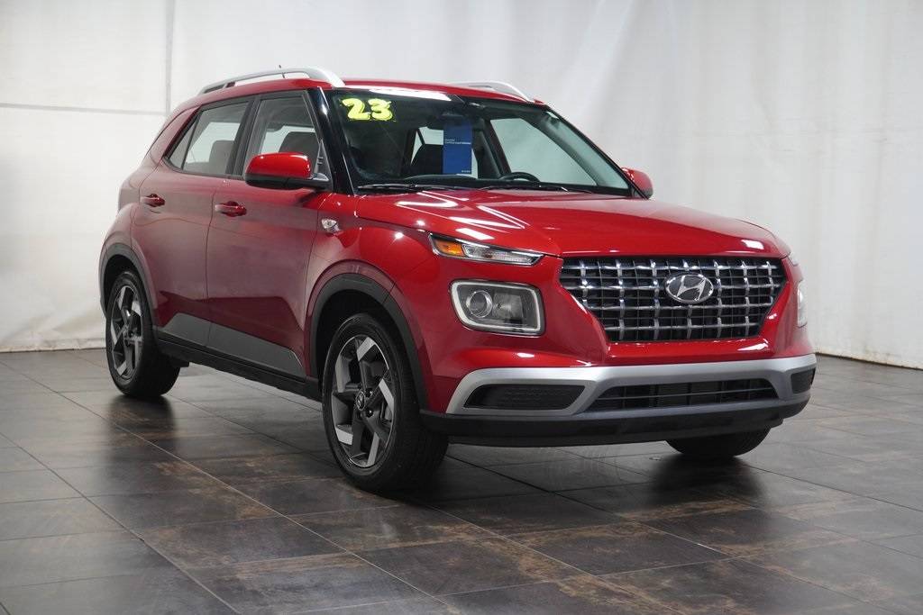 2023 Hyundai Venue SEL — SUV — 6,860 mi — Boardman, OH