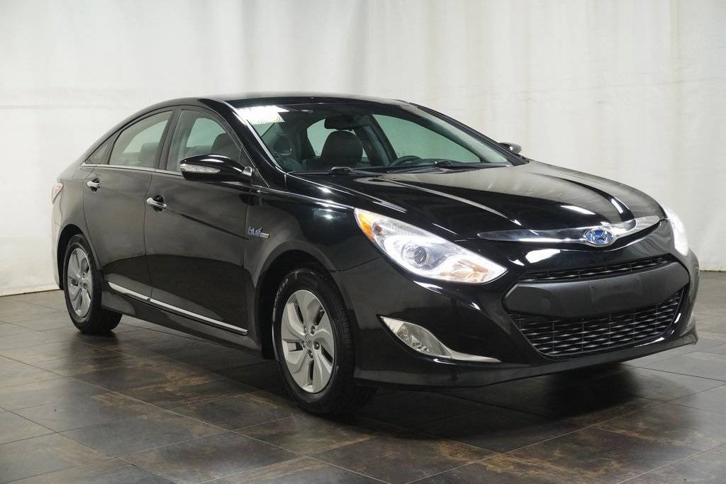2015 Hyundai Sonata Hybrid Base — Sedan — 48,515 mi — Boardman, OH