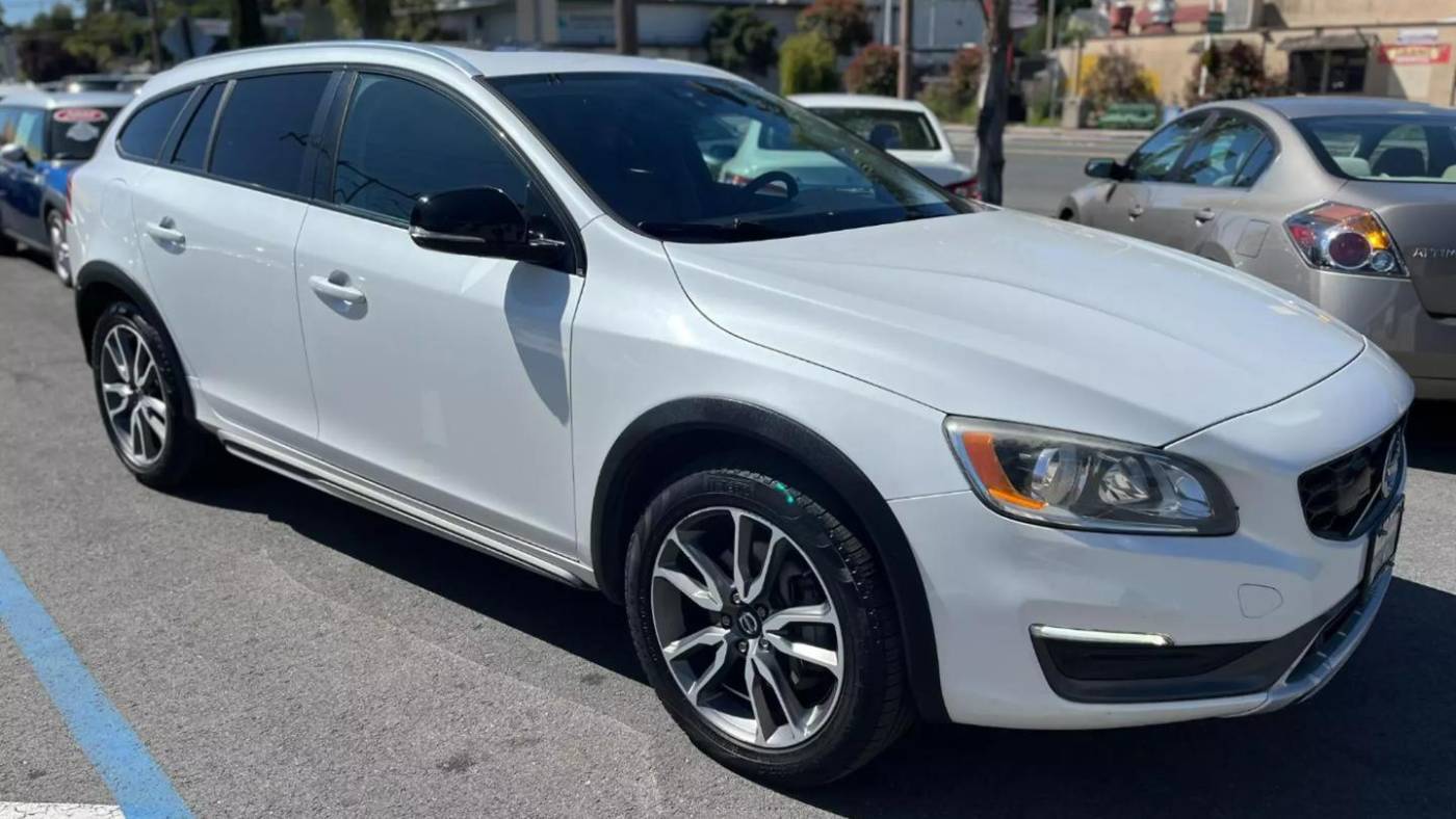 2016 Volvo V60 Cross Country T5 — Wagon — 110,740 mi — San Mateo, CA
