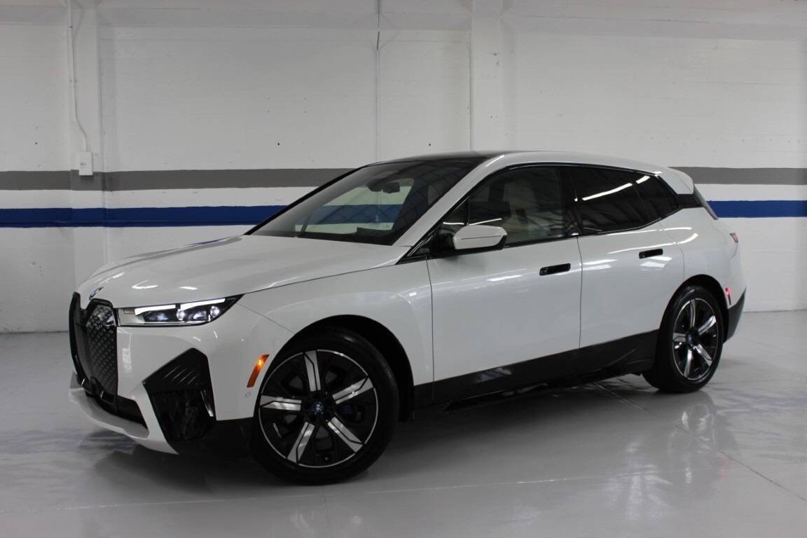 2023 BMW iX xDrive50 — SUV — 18,800 mi — San Mateo, CA