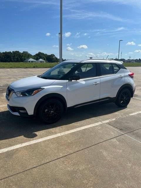 2020 Nissan Kicks SR