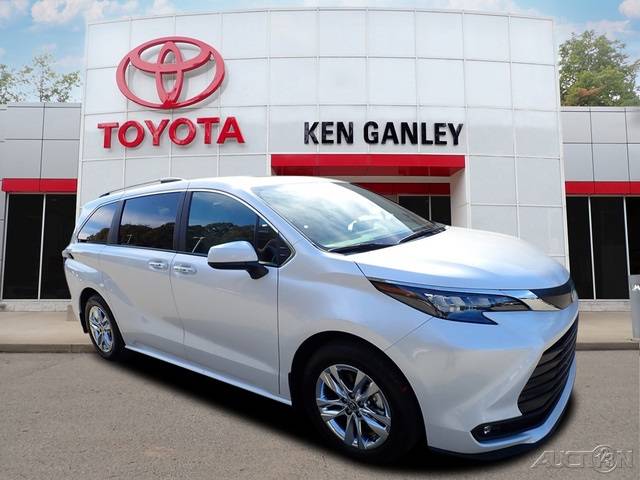 2025 Toyota Sienna XLE — Minivan — 10 mi — Pleasant Hills, PA