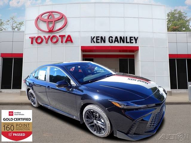 2025 Toyota Camry Hybrid SE — Sedan — 27 mi — Pleasant Hills, PA