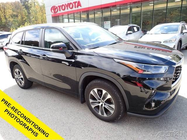 2023 Toyota Highlander XLE — SUV — 27,716 mi — Pleasant Hills, PA