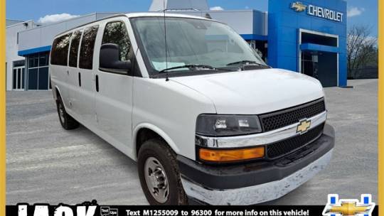 2021 Chevrolet Express Passenger LT — Passenger Van — 58,438 mi — Paoli, PA