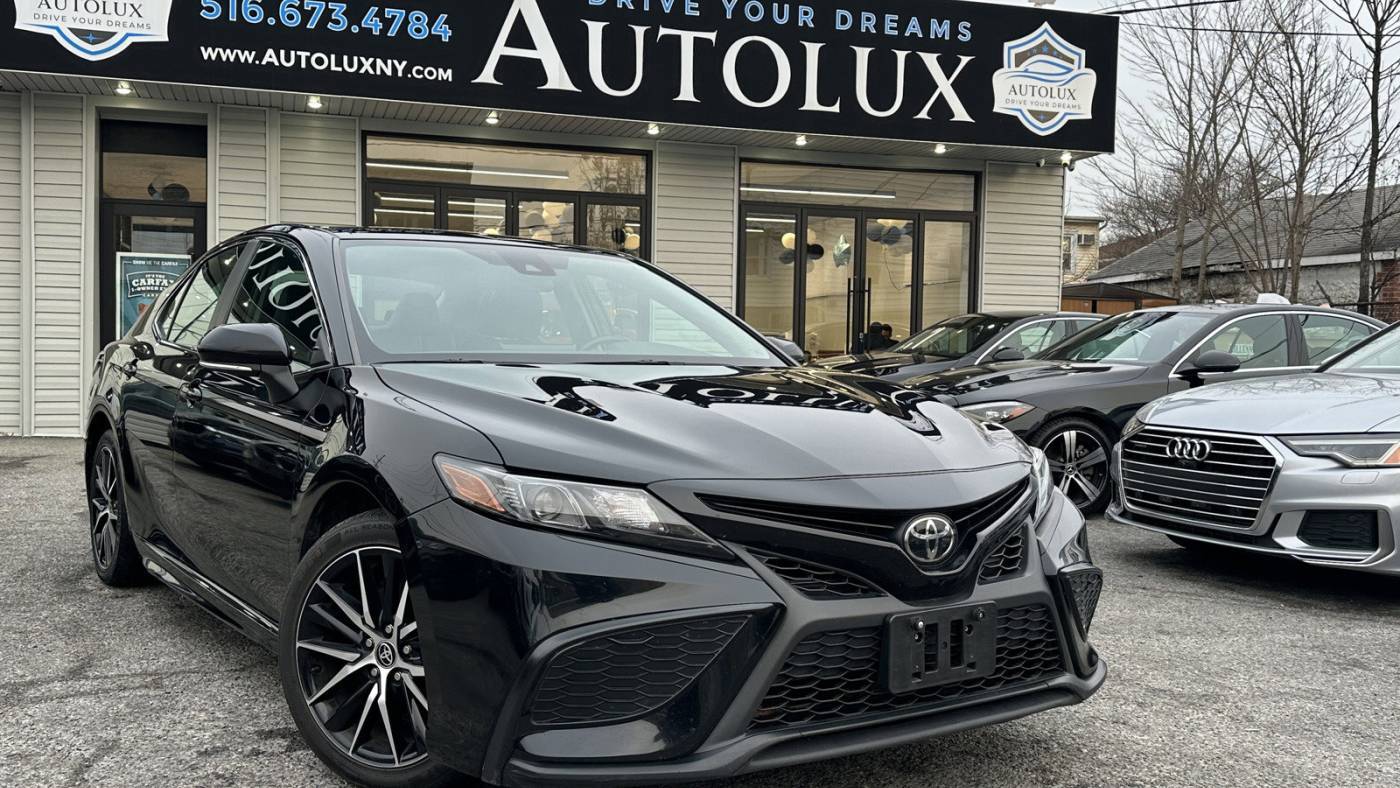 2023 Toyota Camry SE Nightshade — Sedan — 57,347 mi — Elmont, NY