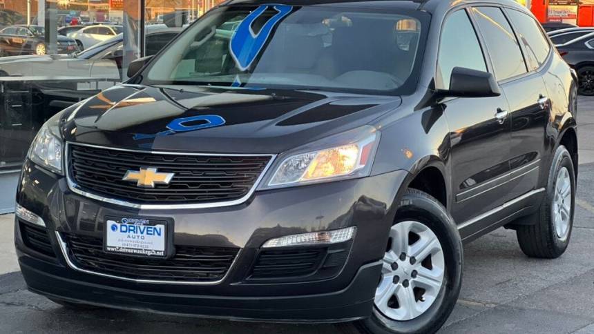 2017 Chevrolet Traverse LS — SUV — 96,117 mi — Waukegan, IL