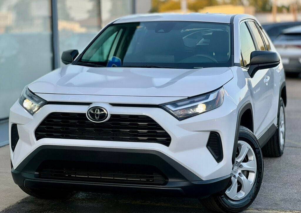 2024 Toyota RAV4 LE — SUV — 35,529 mi — Waukegan, IL