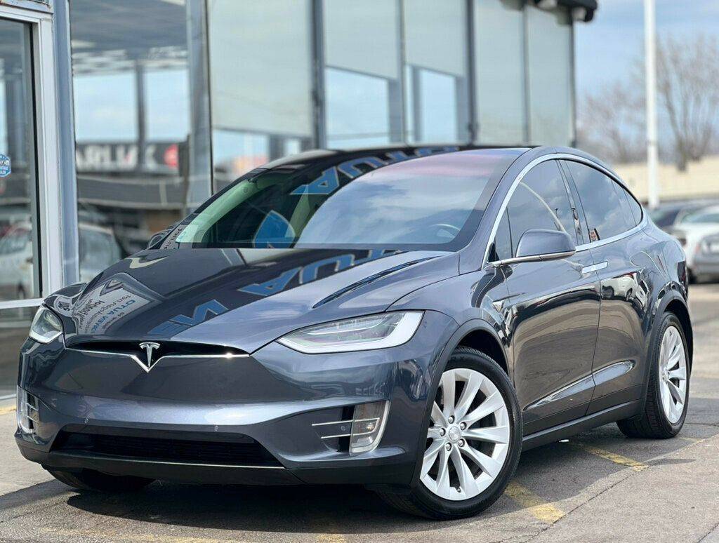 2016 Tesla Model X 75D — SUV — 122,846 mi — Waukegan, IL