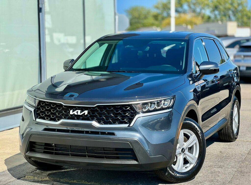 2023 Kia Sorento LX — SUV — 12,527 mi — Waukegan, IL