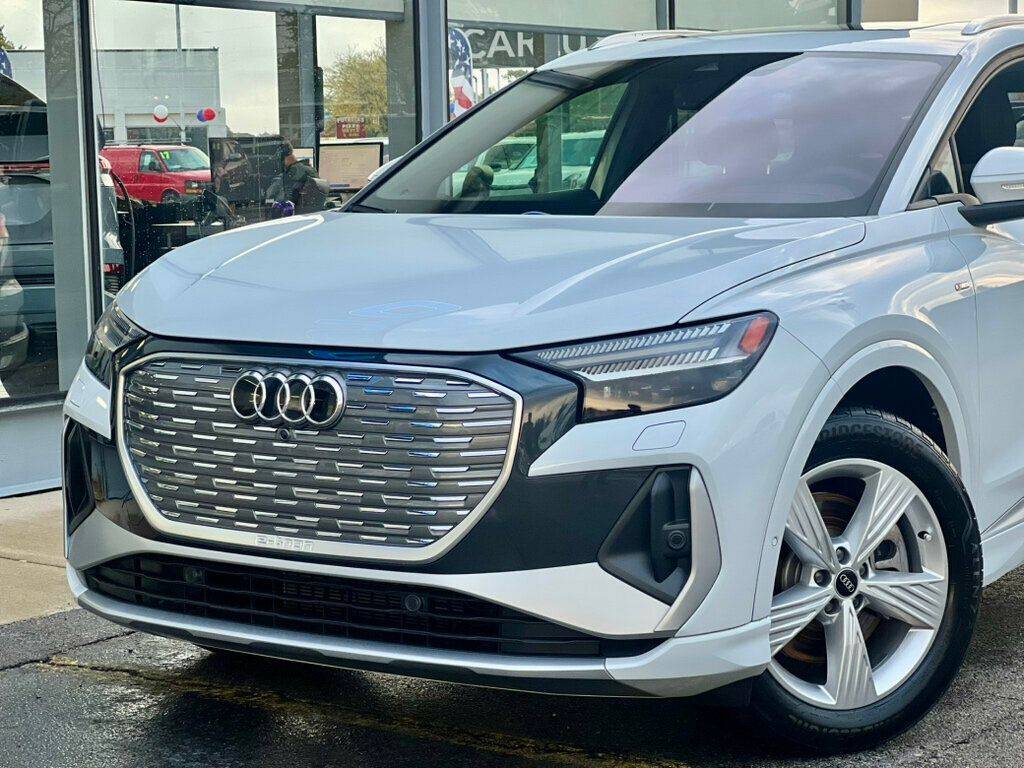 2024 Audi Q4 e-tron Prestige — SUV — 1,116 mi — Waukegan, IL
