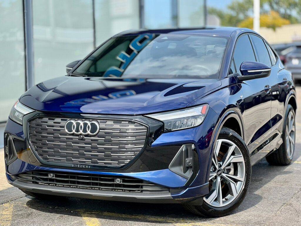 2024 Audi Q4 e-tron Premium — SUV — 3,164 mi — Waukegan, IL