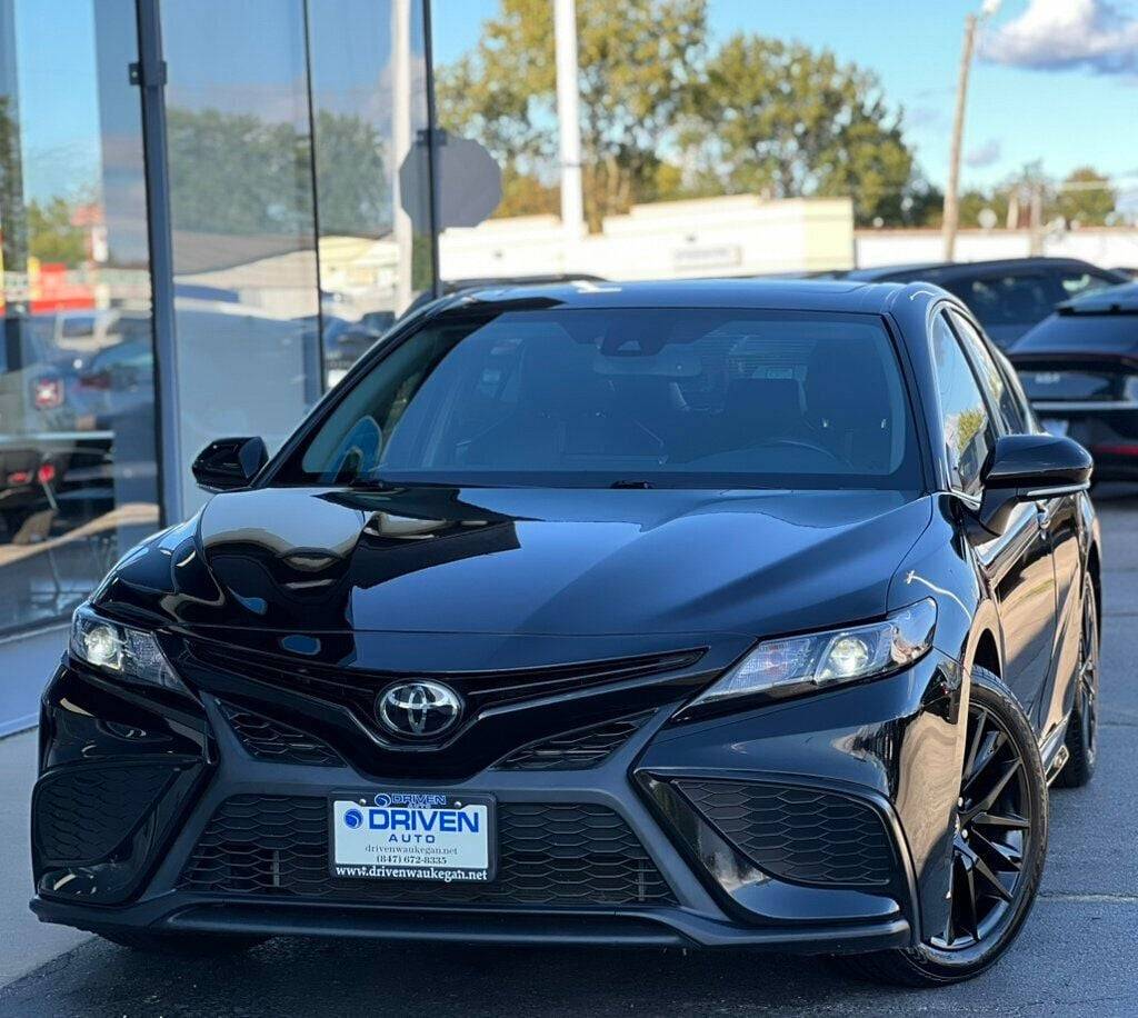 2022 Toyota Camry SE — Sedan — 75,222 mi — Waukegan, IL