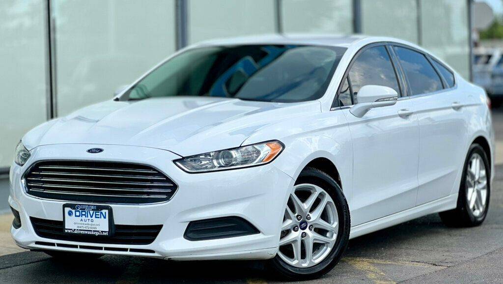 2015 Ford Fusion SE — Sedan — 91,909 mi — Waukegan, IL