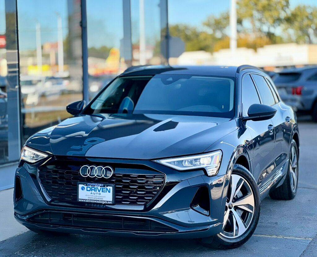 2024 Audi Q8 e-tron Premium — SUV — 3,738 mi — Waukegan, IL