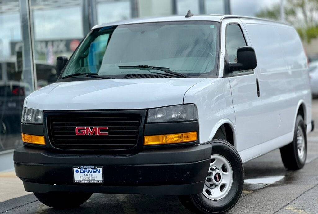 2018 GMC Savana Cargo Van Base — Cargo Van — 127,785 mi — Waukegan, IL