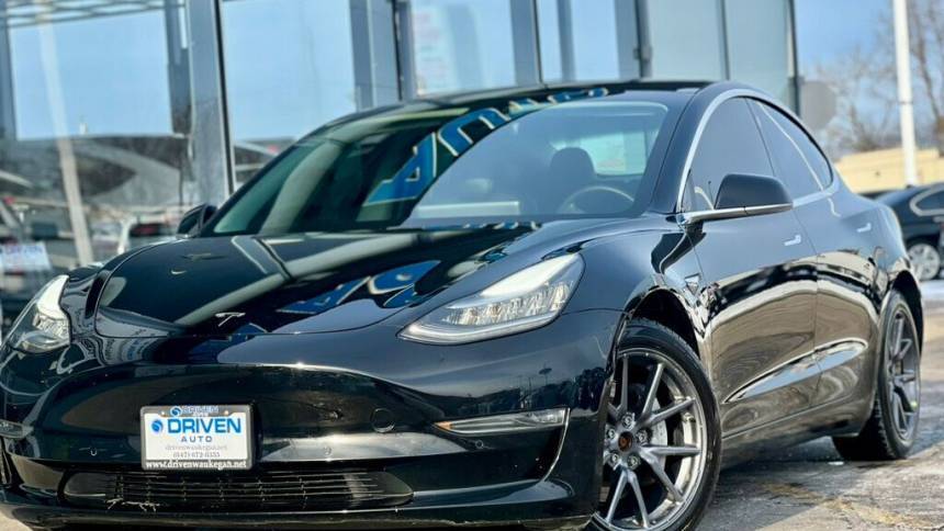 2019 Tesla Model 3 Long Range — Sedan — 102,872 mi — Waukegan, IL