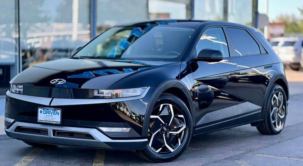 2023 Hyundai IONIQ 5 SEL — SUV — 42,565 mi — Waukegan, IL