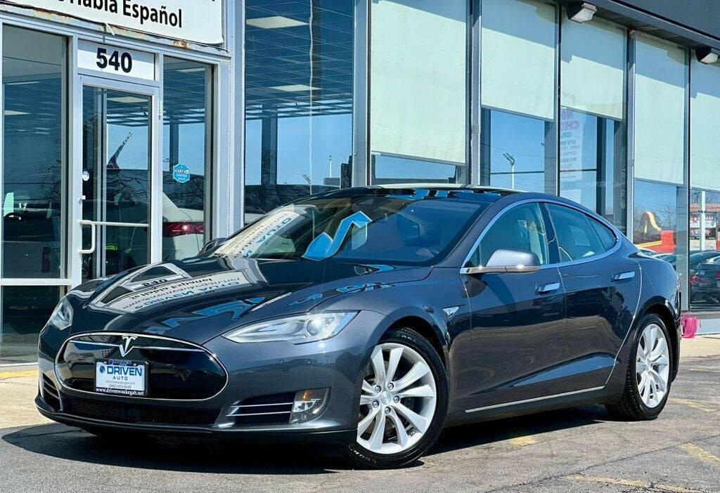 2015 Tesla Model S 90D — Hatchback — 105,277 mi — Waukegan, IL