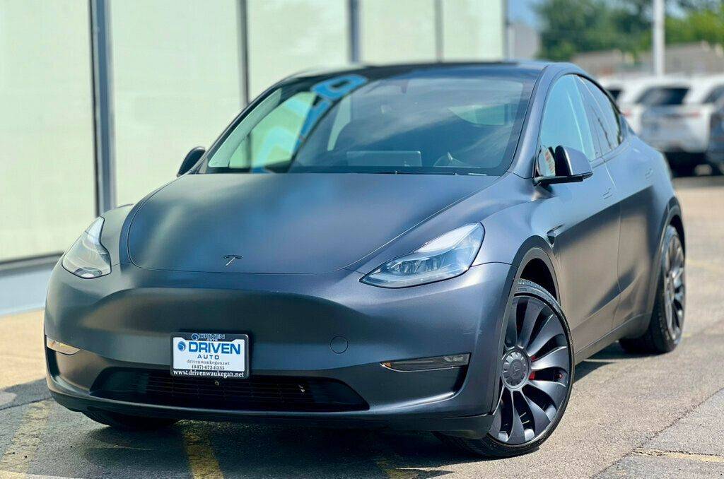 2024 Tesla Model Y Performance — SUV — 16,574 mi — Waukegan, IL
