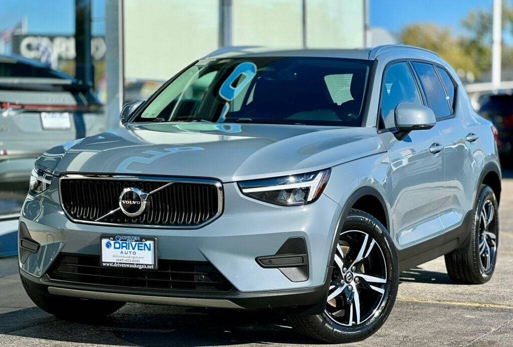 2023 Volvo XC40 Core — SUV — 70,953 mi — Waukegan, IL