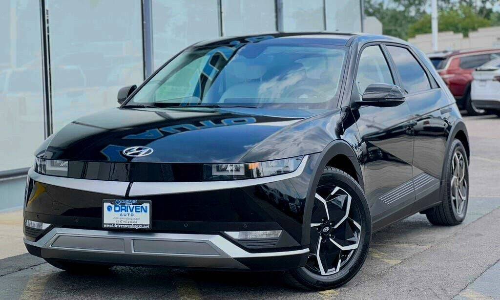 2023 Hyundai IONIQ 5 SEL — SUV — 7,917 mi — Waukegan, IL